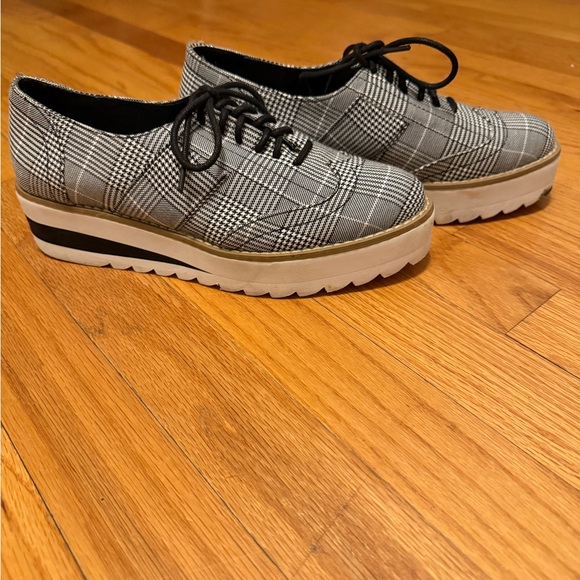 Madden Girl Black and White Plaid Platform Shoes - Picture 1 of 3